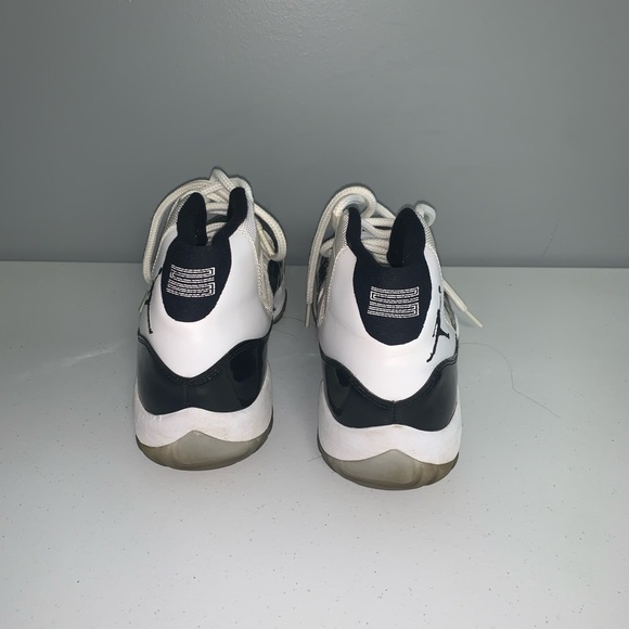 AIR JORDAN 11 RETRO
"Concord - Picture 4 of 7